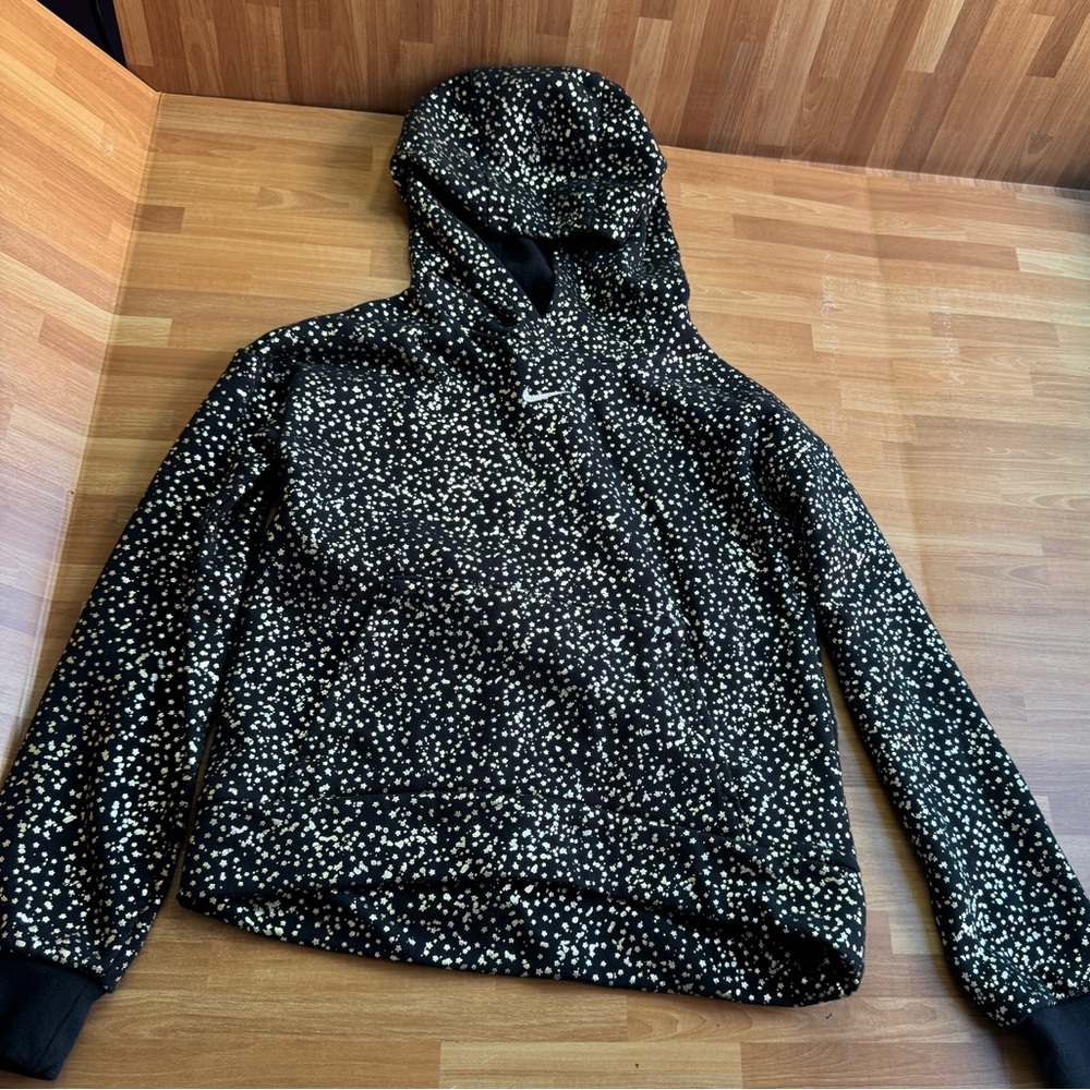 Nike pullover hoodie size med girls cotton/polyester long sleeve black